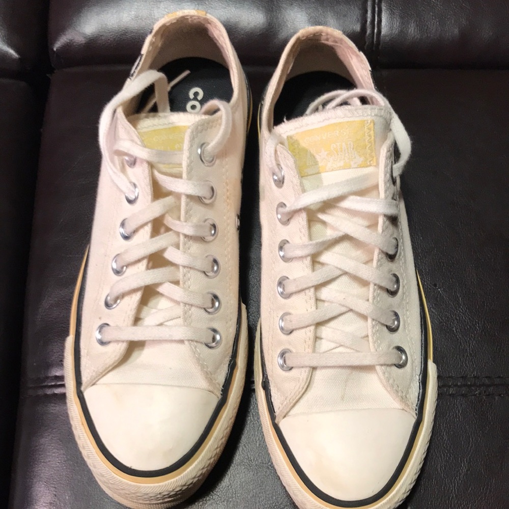 Women size 6 converse all stars lift low top sneakers